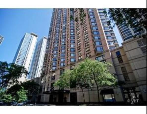 $265,000 | 401 East Ontario Street, Unit 3206 | Near North Side