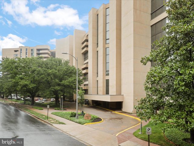 $615,000 | 1101 South Arlington Ridge Road, Unit 104 | Arlington Ridge