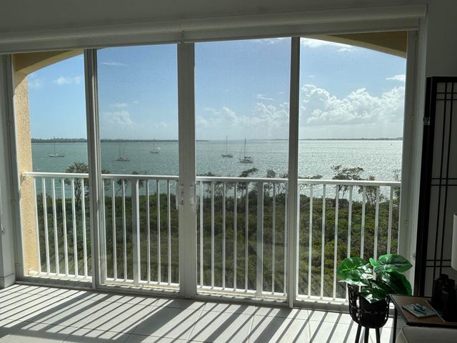 $5,000 | 24 Harbour Isle Drive West, Unit 2 | Harbour Isle at Hutchinson Island