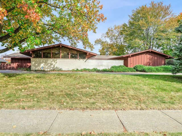 $480,000 | 3202 Vly Brk Drive | Champaign Township - Champaign County