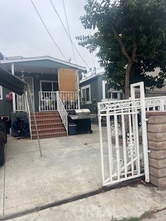 a view of a house with porch