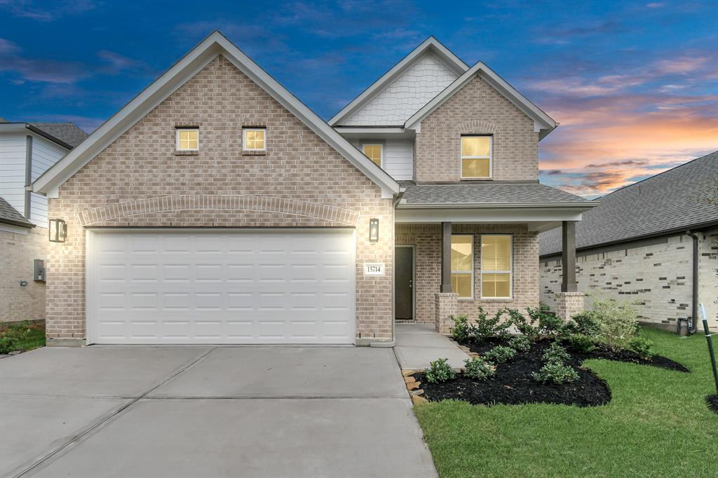 Welcome home to 15714 Walnut Leaf Lane located in Telge Ranch and zone to Cy-Fair ISD.