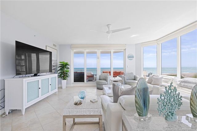 $1,825,000 | 10072 South Ocean Drive, Unit 4 | Hutchinson Island South