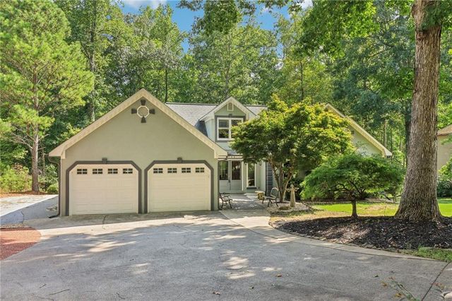 $765,000 | 1104 Fox Lane