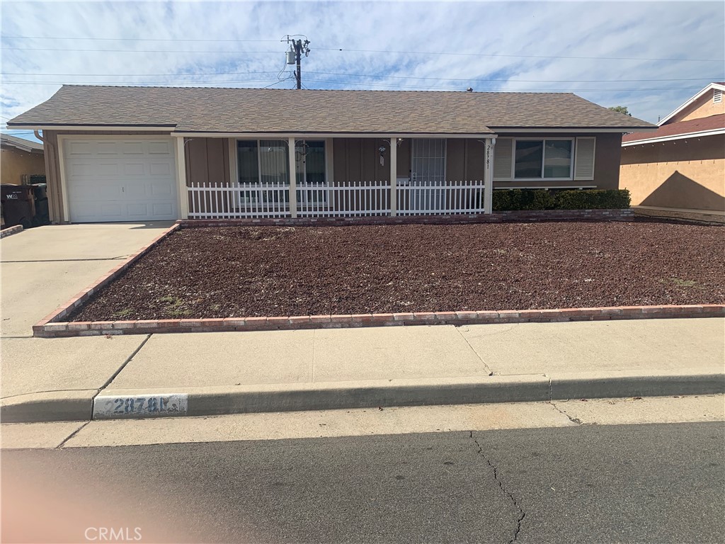 a front view of house with yard