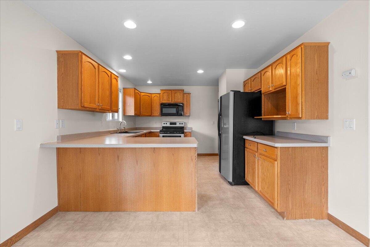 Kitchen with Breakfast Bar