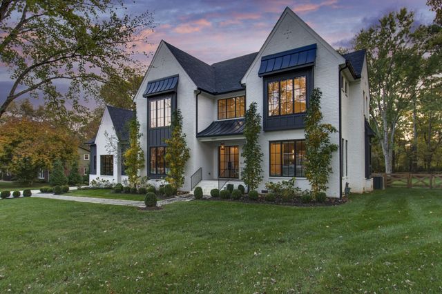 $3,475,000 | 9017 Carondelet Place | Brentwood