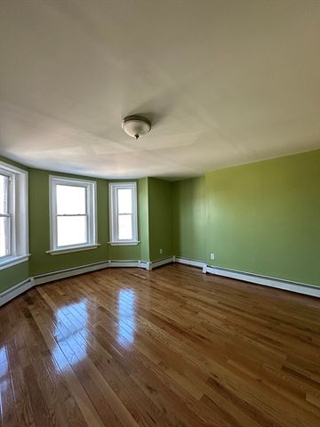 $3,000 | 221 Dudley Street, Unit 5 | Roxbury