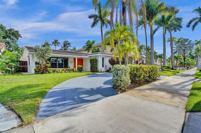 $975,000 | 1116 Hollywood Boulevard | Hollywood Lakes