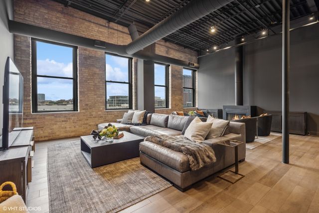 Fulton market deals real estate