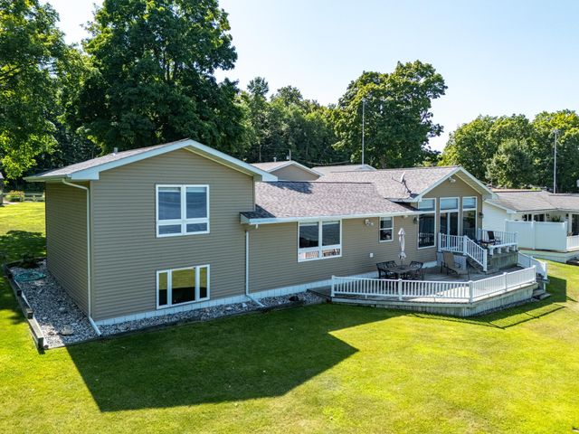 $642,500 | 15672 North Trinity Point Road Southeast | Woodside Township - Polk County