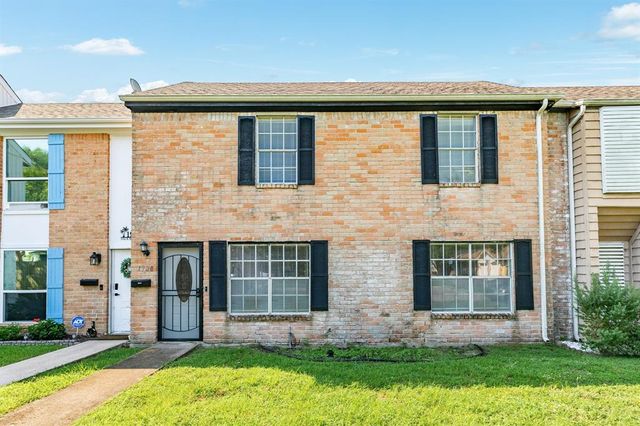 $289,900 | 1920 Back Bay Drive | Offatts Bayou