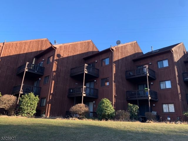 $259,000 | 2 Stowe Court, Unit 6 | Great Gorge Village