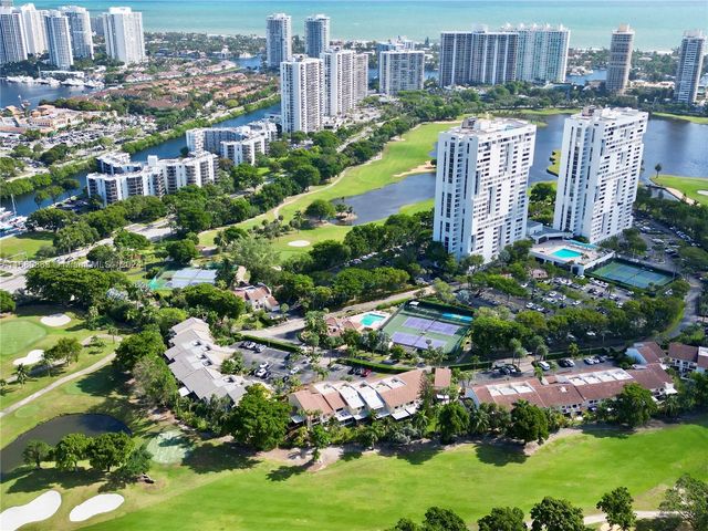 $829,000 | 20412 Northeast 34th Court, Unit 19 | Aventura