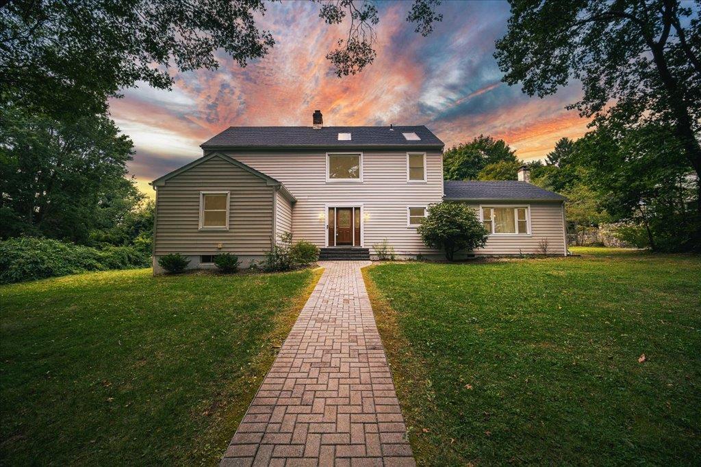 a view of a yard in front of house