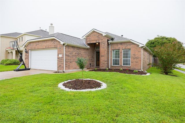 $289,000 | 2221 Mossey Creek Drive | Deer Park