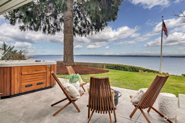 $2,095,000 | 11676 Sunrise Drive Northeast | Bainbridge Island