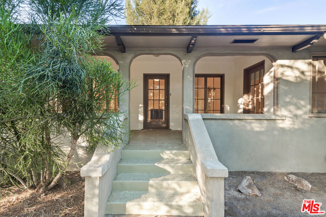 a view of a entryway of the house