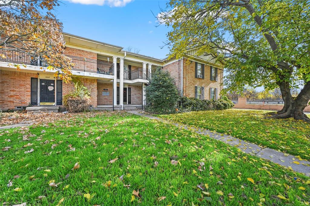 front view of house with a yard