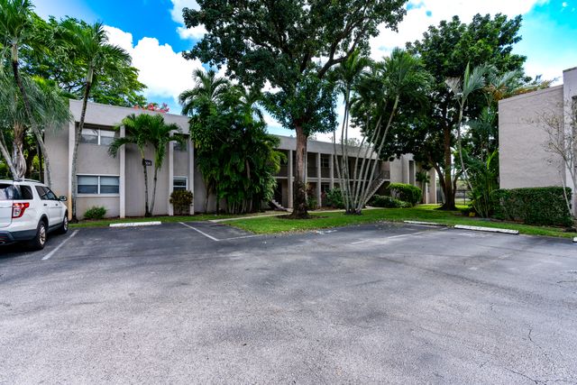 $260,000 | 8504 Old Country Manor, Unit 210 | Davie