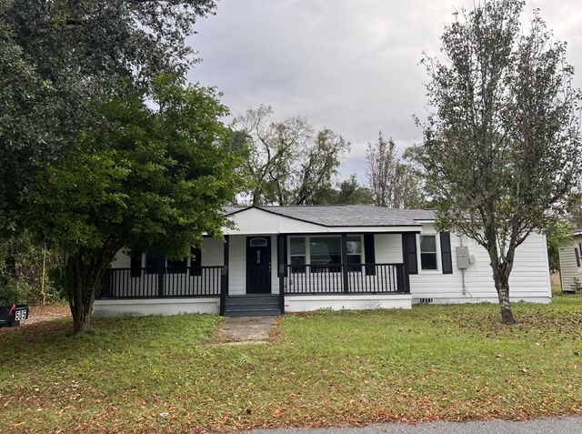 $2,500 | 505 North Magnolia Street | Downtown Summerville