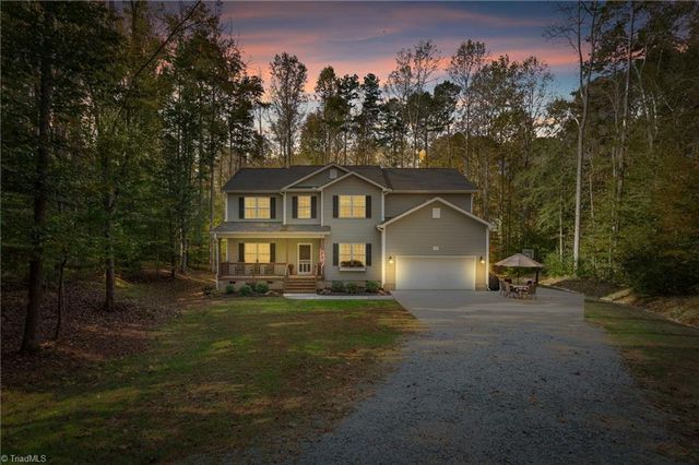 $575,000 | 2743 Cliff View Drive | The Cliffs