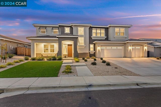 $998,000 | 251 Eagle Nest Drive | South Oakley