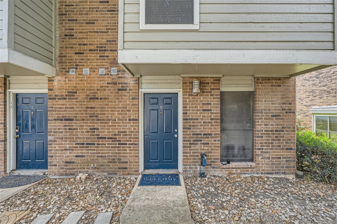 a view of front door of house