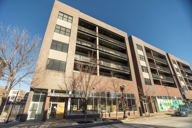 $499,900 | 1842 West Irving Park Road, Unit 204 | St. Ben's