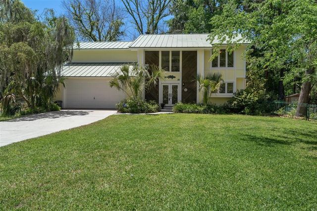 $488,999 | 28 River Trail Drive | Inglis