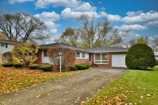 $350,000 | 114 South Waverly Place | Mount Prospect