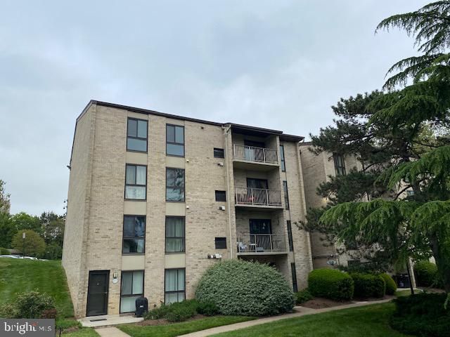 $2,300 | 6141 Edsall Road, Unit N | Landmark-Van Dorn