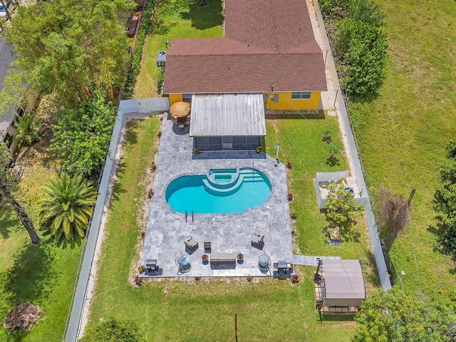 $1,250,000 | 4091 Southwest 51st Street | Broward Gardens