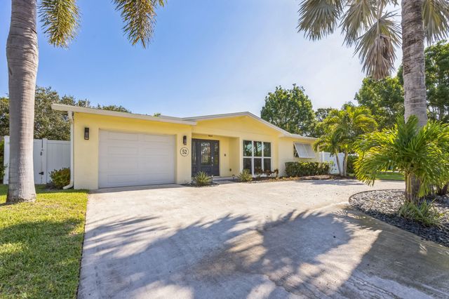 $1,050,000 | 52 Azalea Circle | Tequesta