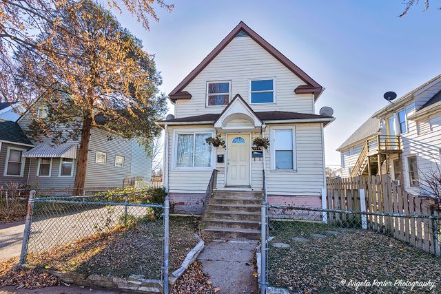 $159,000 | 707 May Street | Waukegan