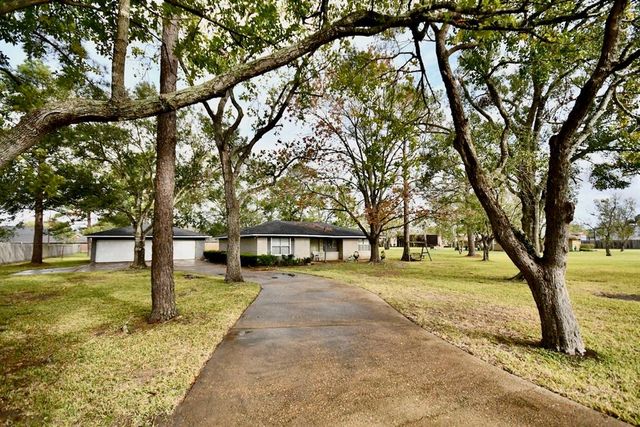 $475,000 | 105 Prairie Wilde Street | Friendswood