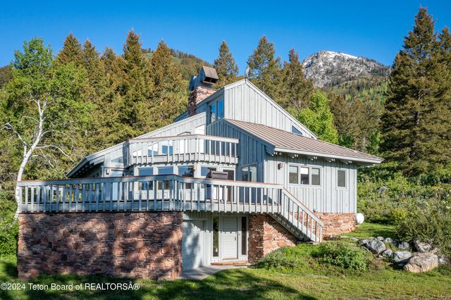 $8,500,000 | 6105-6155 North Fish Creek Road | Jackson Hole