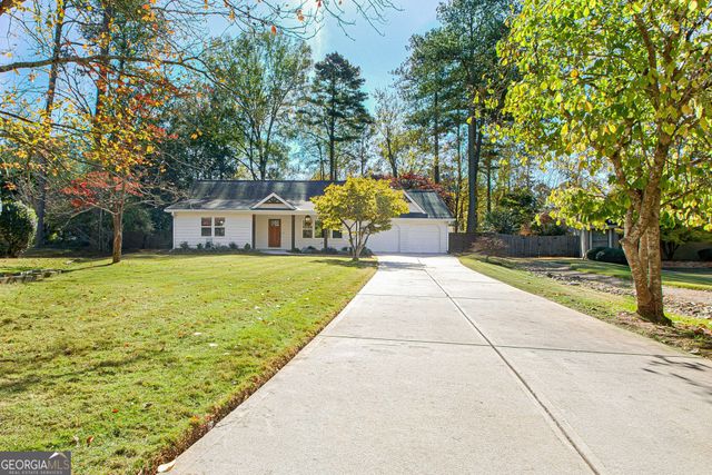 $2,800 | 204 Doe Run | Peachtree City