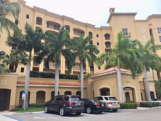 a view of multiple house and entrance