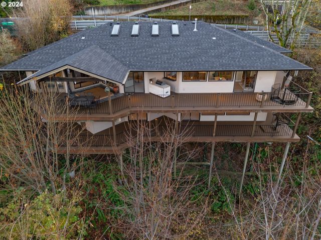 $875,000 | 235 Southwest 14th Street | Gresham Butte