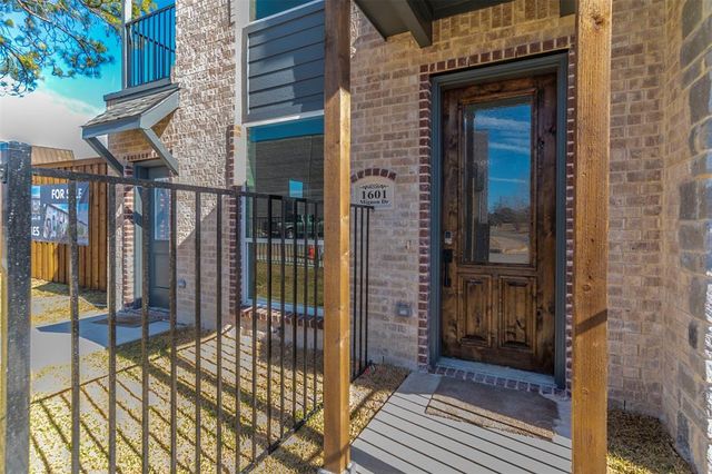 $450,000 | 1601 Mignon Drive | Northeast Central Arlington