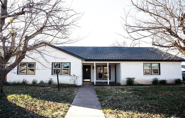 $215,000 | 4525 North 7th Street | Park Plaza