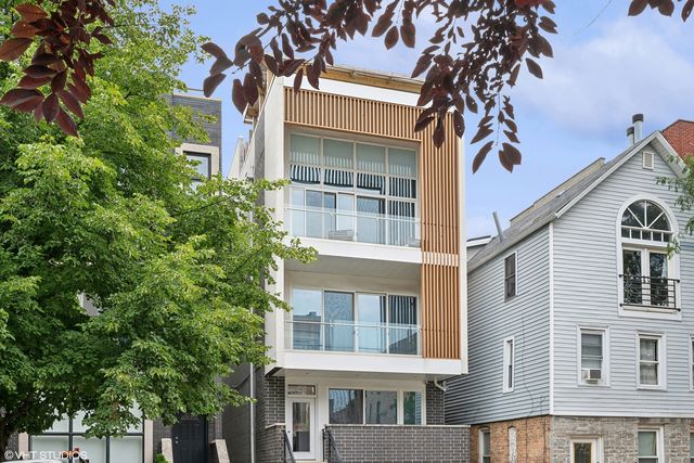 $569,000 | 1021 North Hermitage Avenue, Unit 2 | East Village