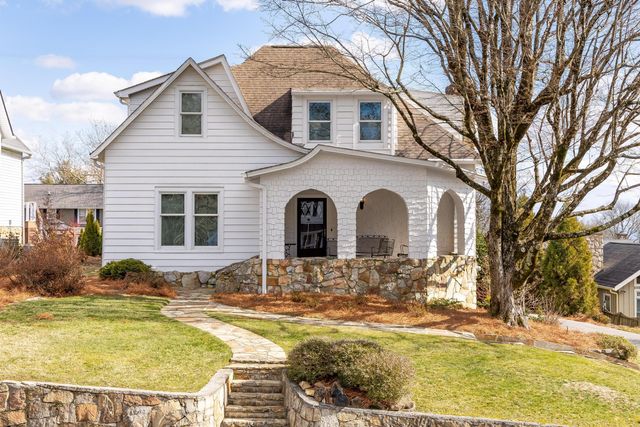 $1,035,000 | 203 North Hermitage Avenue | Lookout Mountain