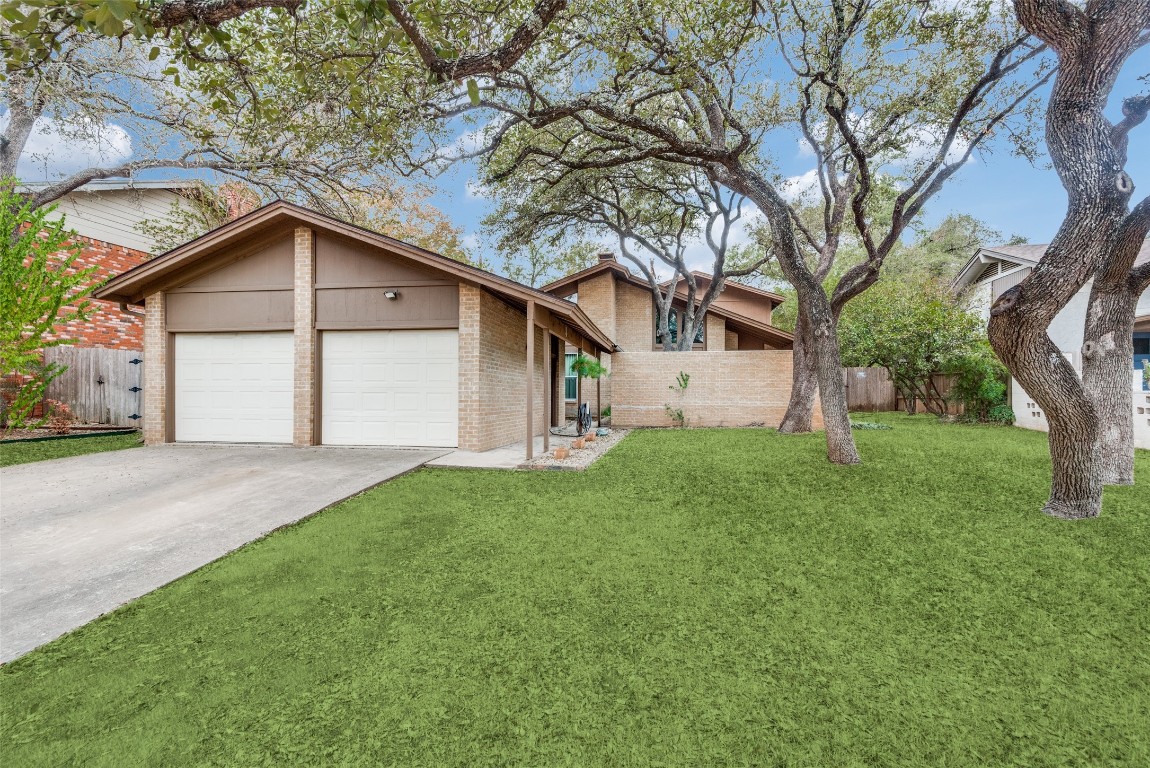 a house view with a outdoor space