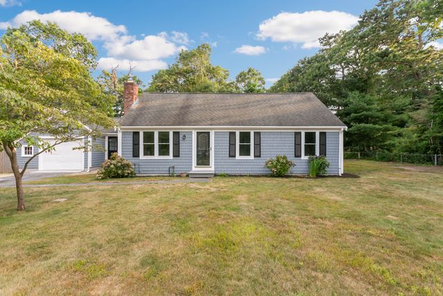 $679,900 | 17 Weather Crescent Circle | Mashpee Neck