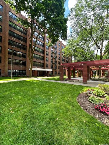 $565,000 | 75-34 Bell Boulevard, Unit LBBY | Oakland Gardens