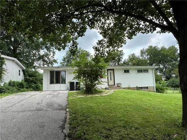 $219,990 | 1926 South 10th Terrace | Shawnee Heights