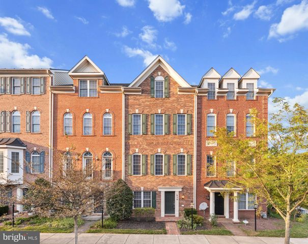 $595,000 | 658 Raven Avenue | Hidden Creek Condominiums