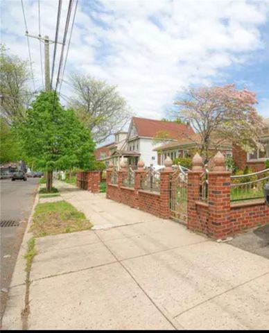 $3,700 | 220-14 137th Avenue | Laurelton